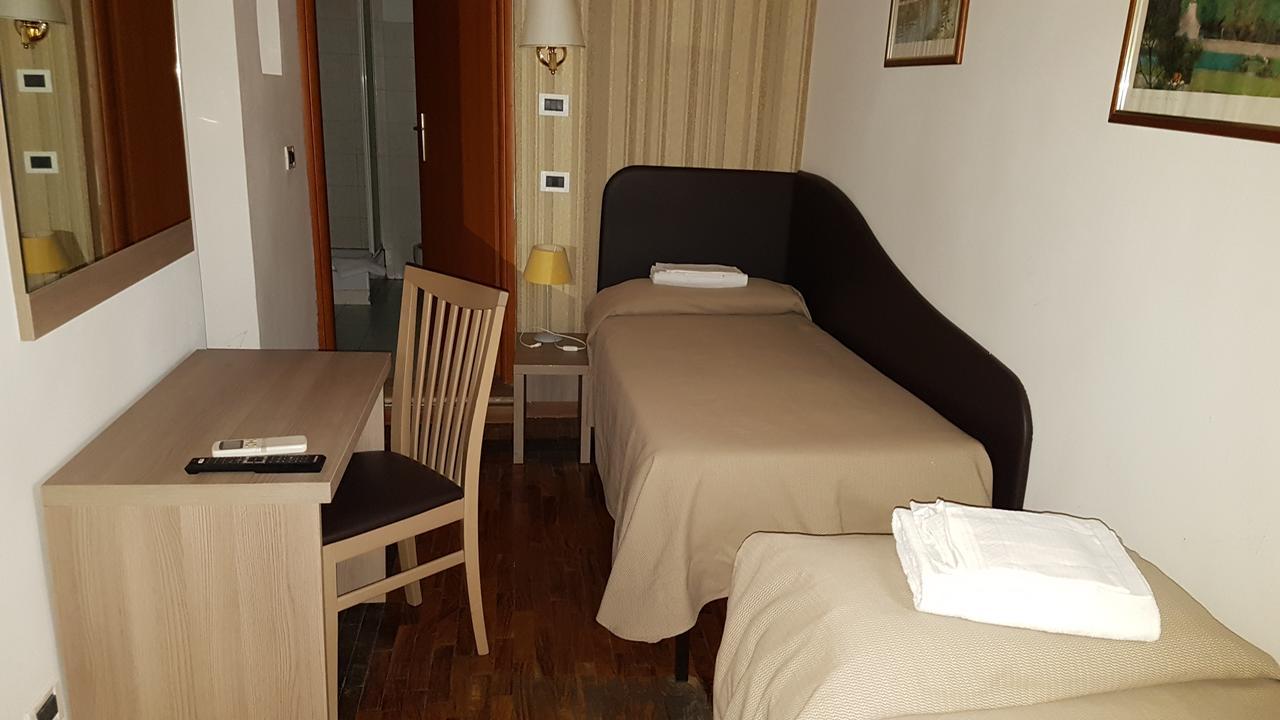 Hotel Il Castelletto โรม ภายนอก รูปภาพ