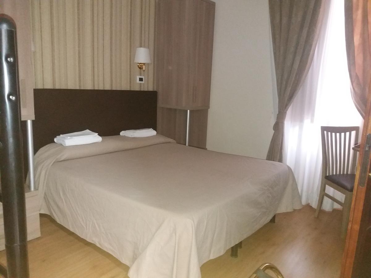 Hotel Il Castelletto โรม ภายนอก รูปภาพ
