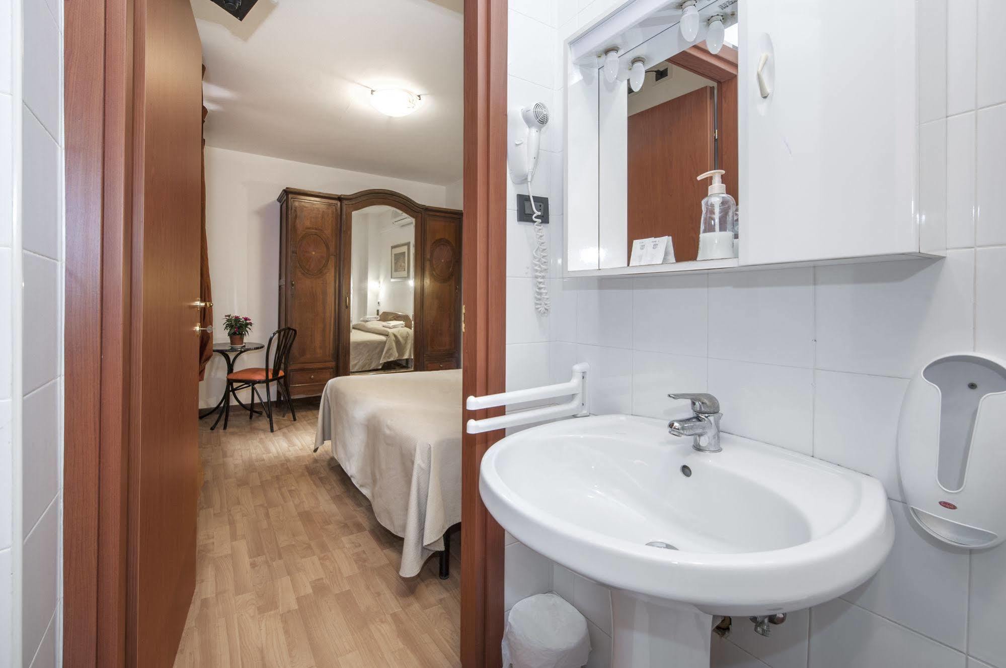 Hotel Il Castelletto โรม ภายนอก รูปภาพ
